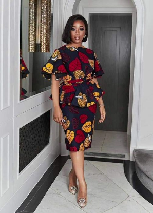 Couleurs et Motifs, Style Personnel, Essence Personnelle, Diversité Vestimentaire, Fierté Culturelle, Célébration de l'Unicité, Individualité,
