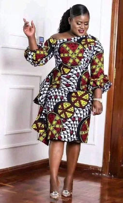 Couleurs et Motifs, Style Personnel, Essence Personnelle, Diversité Vestimentaire, Fierté Culturelle, Célébration de l'Unicité, Individualité,