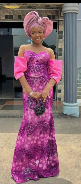 Couleurs et Motifs, Style Personnel, Essence Personnelle, Diversité Vestimentaire, Fierté Culturelle, Célébration de l'Unicité, Individualité,
