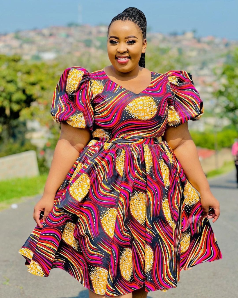 Auteur de style, tissus vibrants, mode africaine, expression créative, héritage culturel,