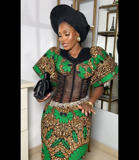 pagne africain, Wax, Ankara, motifs colorés, motifs géométriques, durabilité, qualité, style, personnalité,