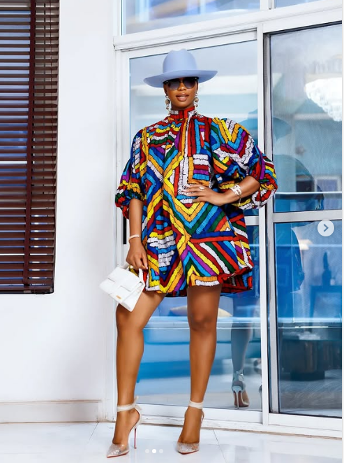 pagne africain, Wax, Ankara, motifs colorés, motifs géométriques, durabilité, qualité, style, personnalité,